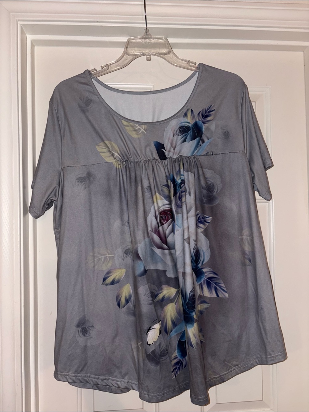 Women's Gray Floral Scoop Neck Top 3X